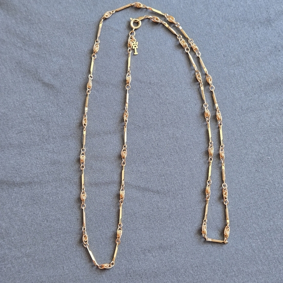 🌻#1 22-inch Gold toned necklace - Picture 5 of 6